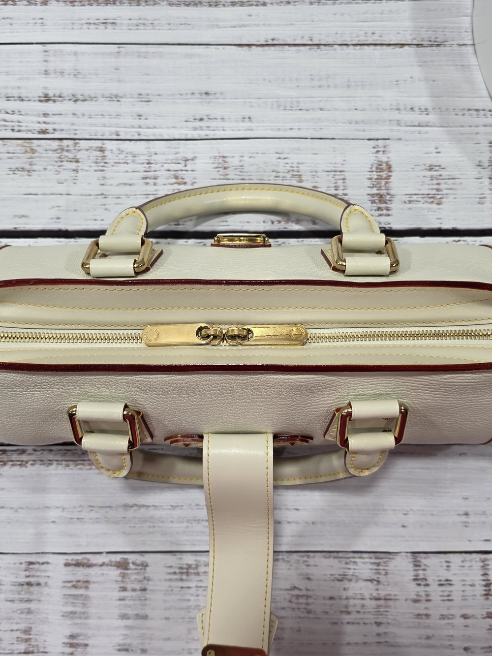 Louis Vuitton Suhali Leather L'Epanoui PM Bag - Picture 4 of 10